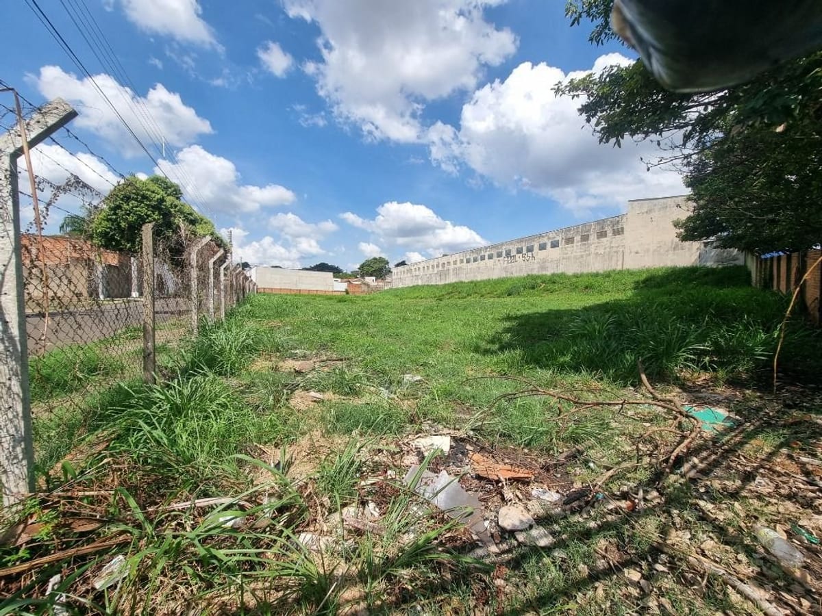Área com 3.835,00 m² privativos, em Piracicaba