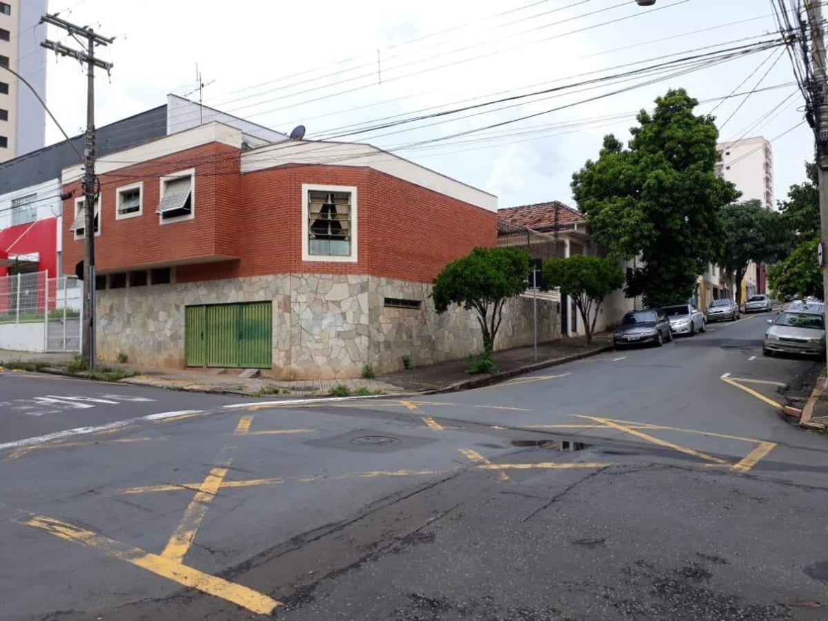 Casa com 254,79 m² privativos, 3 dormitórios e 1 suíte em Piracicaba