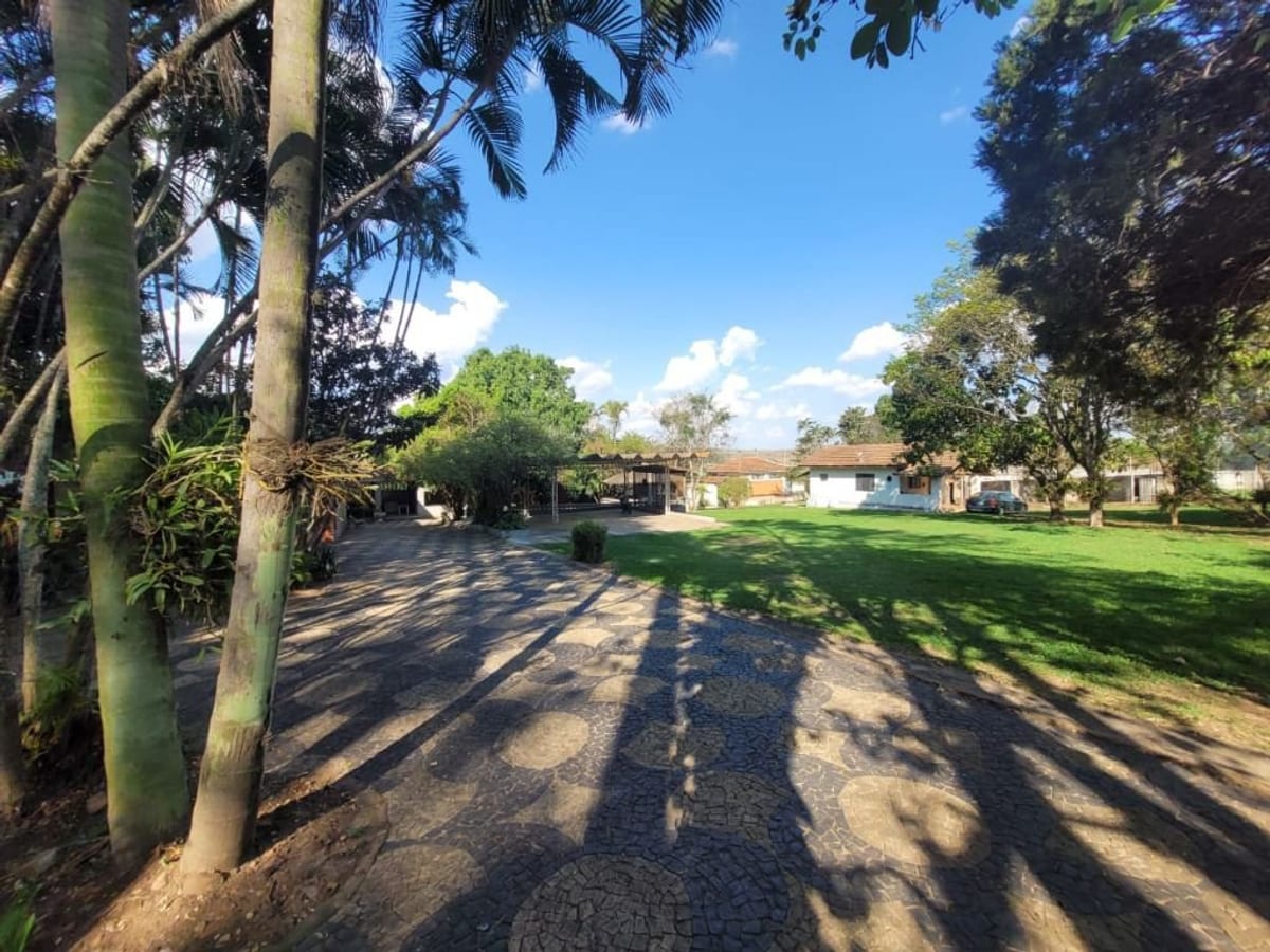 Chácara com 484,99 m² privativos, 5 dormitórios e 4 suítes em Piracicaba